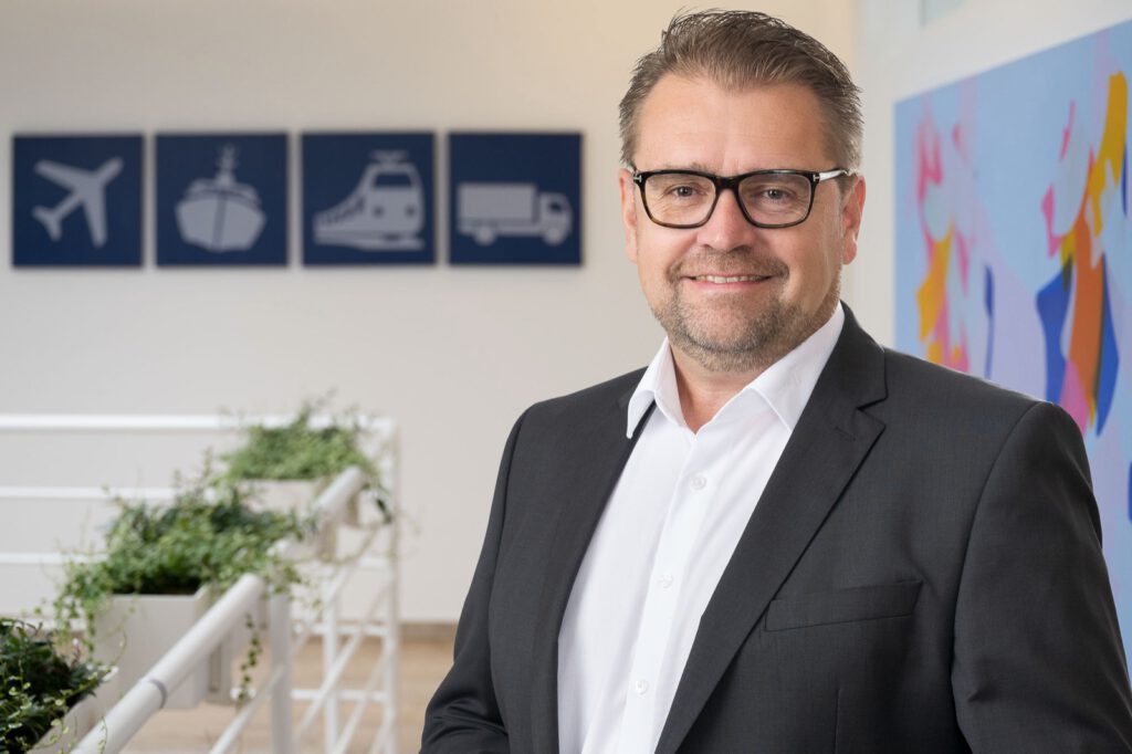 Portrait eines Mitarbeiters in der Verwaltung von DUO PLAST in Lauterbach