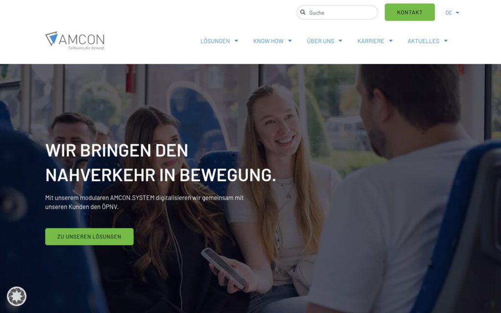 Startseite von amcon.de mit unserem Bild aus einem Bus als großem Kopfbild