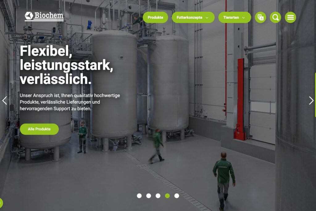 Startseite von biochem.net mit unserem Bild des Tanklagers und dem Satz „Flexibel, leistungsstark, verlässlich.“